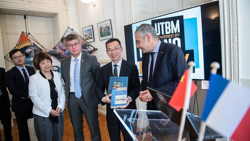 Visite de Lu Shaye, Ambassadeur de Chine en France